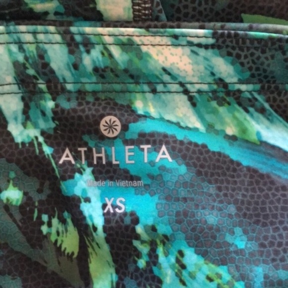 Athleta Napali mesh sonar capris - Picture 3 of 6